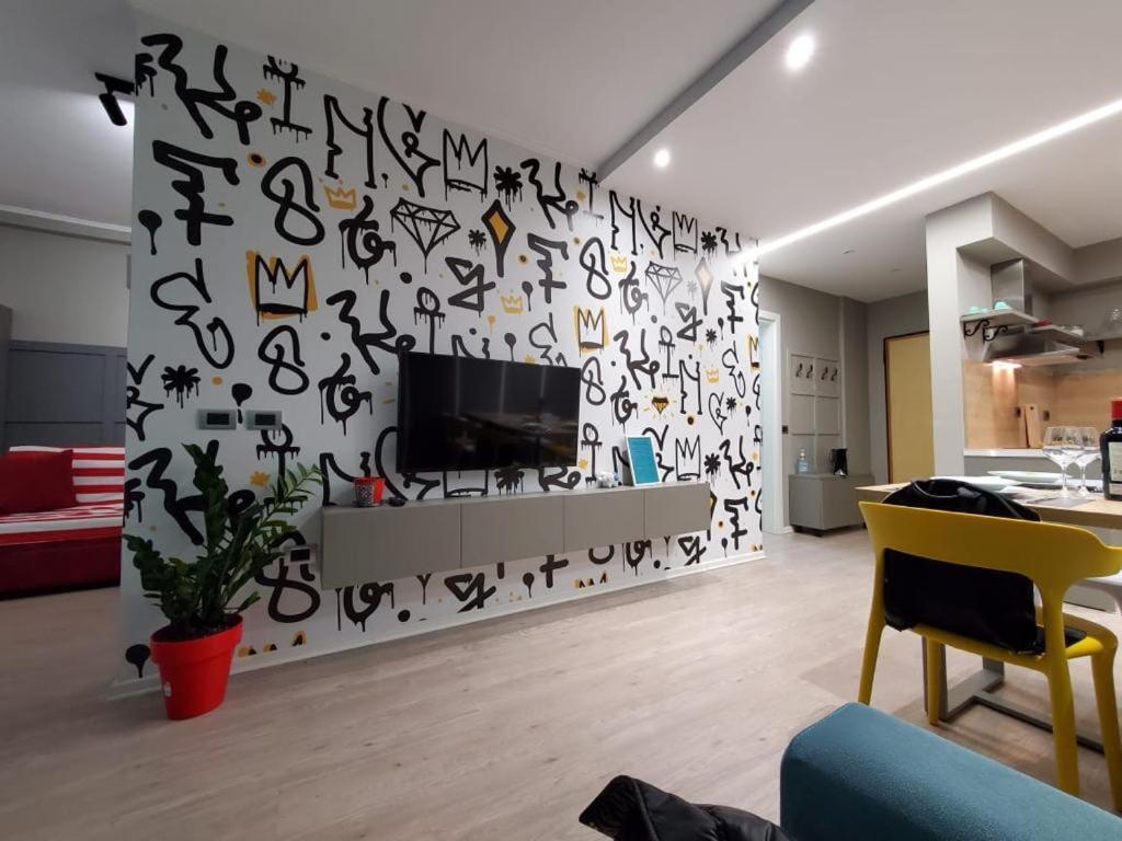 Helga'S Deluxe 3 Apartment 티라나 외부 사진