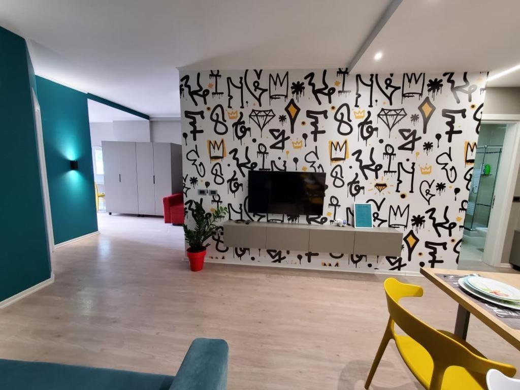 Helga'S Deluxe 3 Apartment 티라나 외부 사진