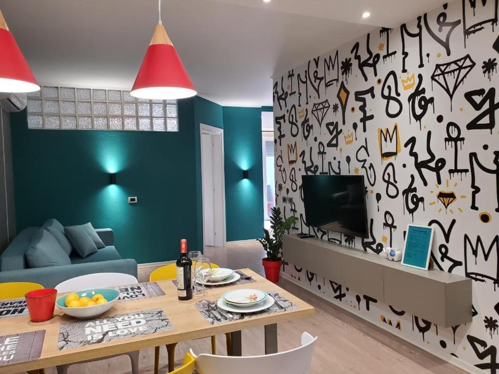 Helga'S Deluxe 3 Apartment 티라나 외부 사진